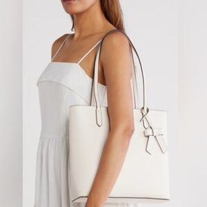 KATE SPADE Brynn Tote Bag. Color Parchment